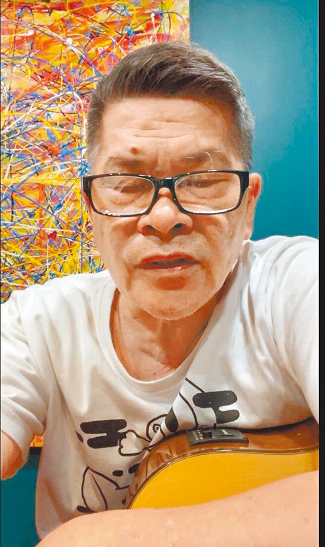 澎恰恰（見圖）哽咽表示將告別舞台劇「麗卿姊」角色。（躍演劇團提供）