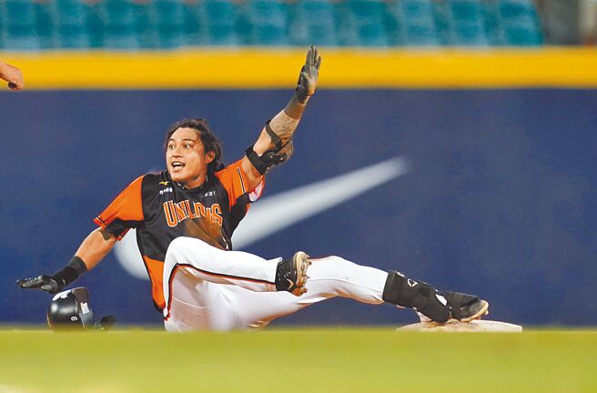 统一狮李丞龄单场双安、2打点，获选单场MVP。（统一狮提供）