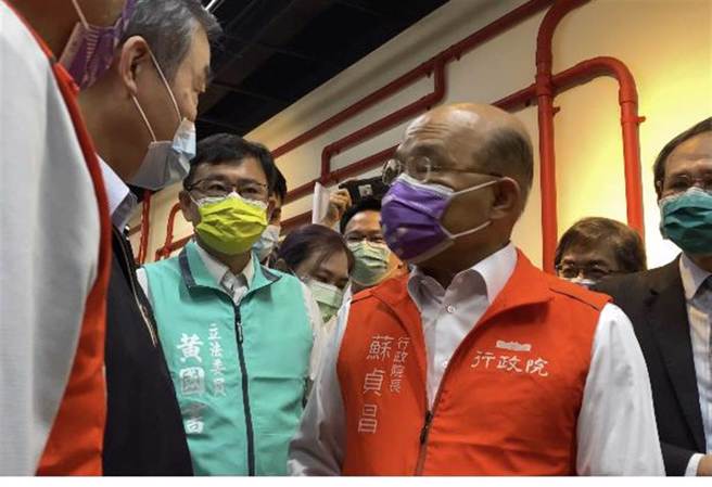 行政院长苏贞昌（右1）。（陈淑芬摄）