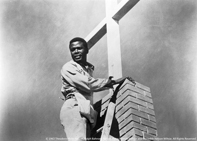 薛尼鲍迪以《荒野百合花》的精采演出，成为奥斯卡史上首位非裔影帝。（台北电影节提供）