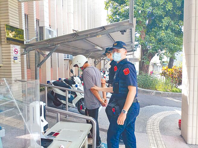 吕姓男子疑似酒后随机找人出气，竟将路边的陈姓男子活活打死。（邱立雅摄）