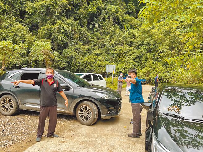 五峰罗山林道常有民眾架设停放野营，造成部落困扰，希望增设栅栏管制车辆进入。（五峰乡代表会提供／邱立雅竹县传真）