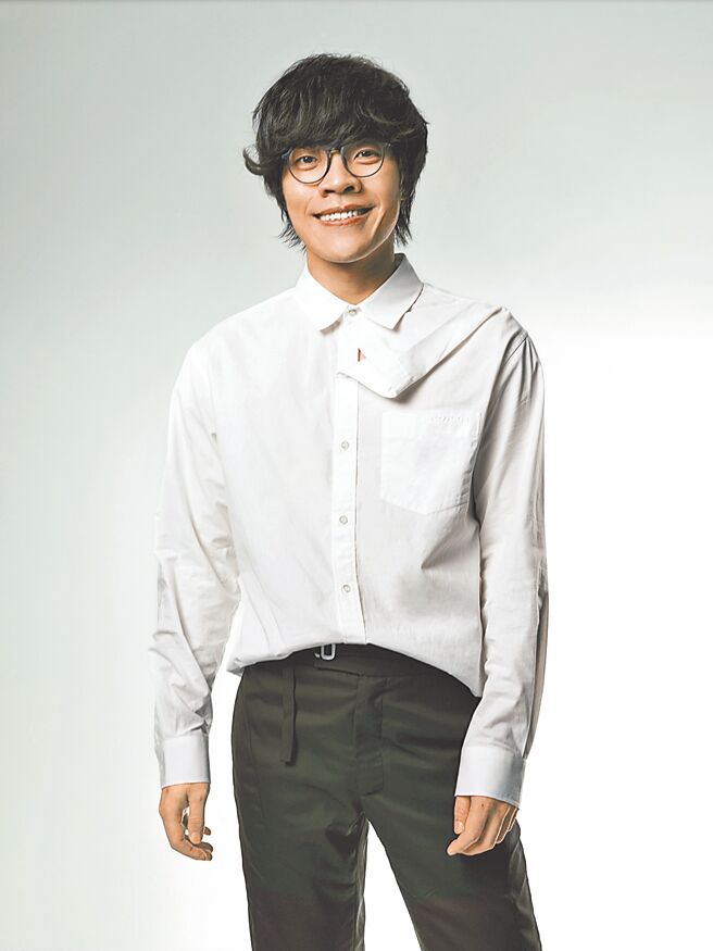 卢广仲以专辑《励志论》入围本届金曲歌王、作曲、编曲、MV等4项大奖。（添翼创越工作室提供）