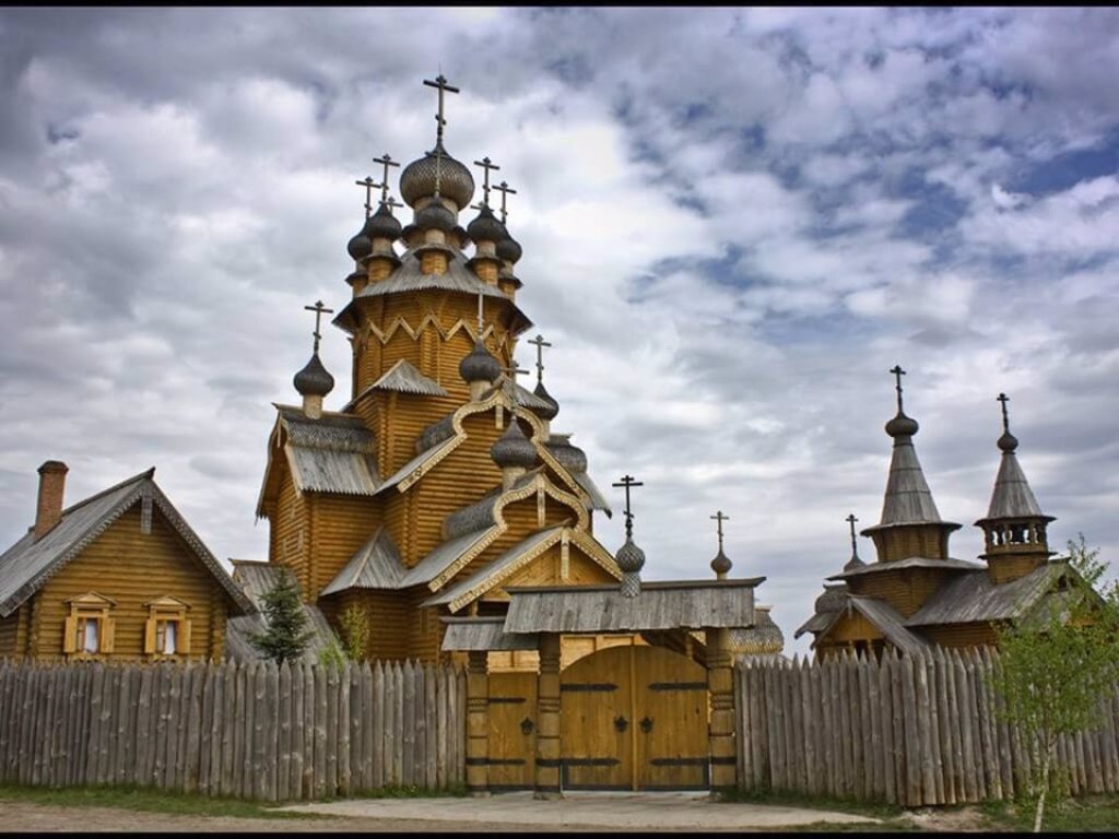 建于16-17世纪的「诸圣」All Saints修道院就位于顿内茨克州城市斯维亚托戈尔斯克Svyatogorsk。图/截自@UKRinOSCE推特(photo:ChinaTimes)