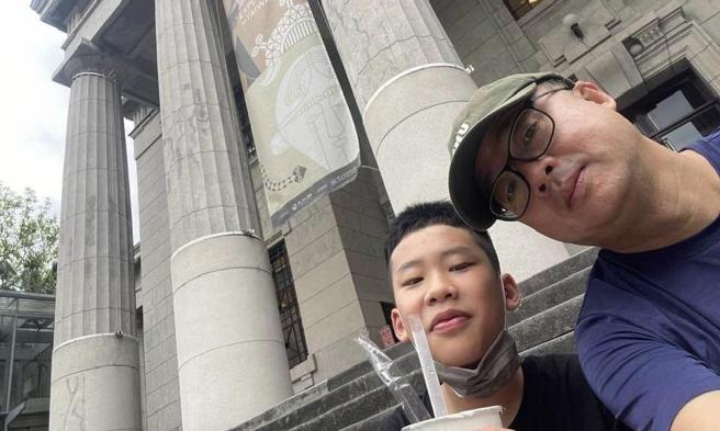 罗文嘉》用游戏解释北门与这座城市的故事。(图/爱传媒提供)