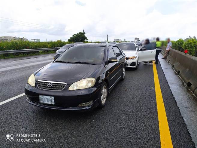 国道1南向麻豆段上午连续发生3起交通事故，7车追撞。（国道警第4公路警察大队提供／刘秀芬台南传真）