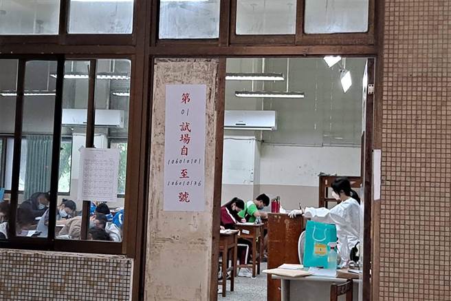 國中教育會考4、5五天補考，新竹縣、市參加補考的學生在竹北高中考場應試。（新竹縣政府提供／羅浚濱新竹傳真）