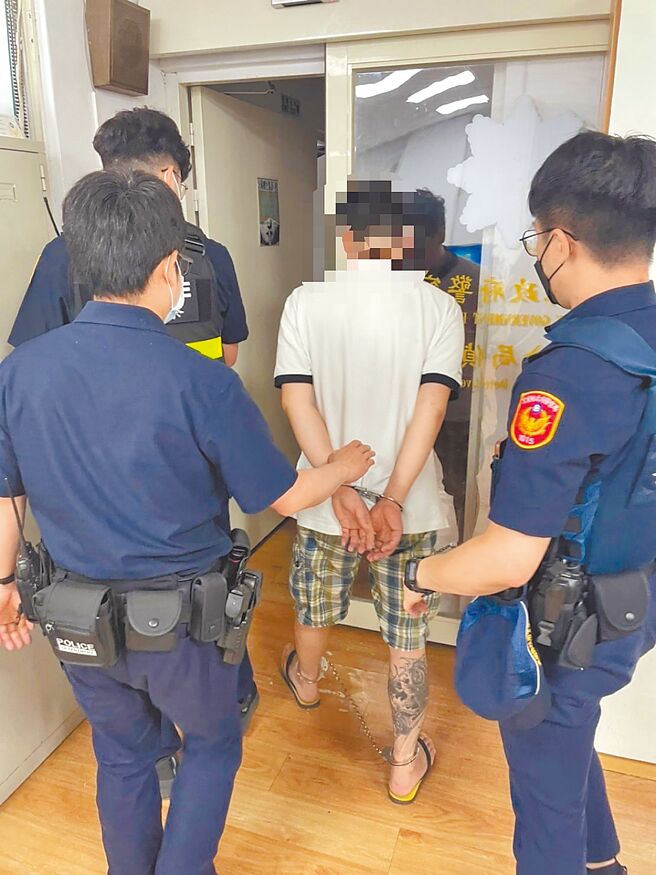 張姓男子（中）為求與前妻復合，在短短12小時內撥打近300通手機、LINE電話，還長時間盯梢強求與前妻見面，被警方依違反跟騷法等罪嫌送辦，檢方向法院聲押獲准。（翻攝照片／李忠一宜蘭傳真）