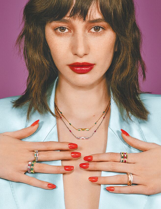 GUCCI Link to Love珠宝，镶嵌红绿碧玺款式更加鲜艳亮眼，俐落八角轮廓不论男女都合适。（GUCCI提供）