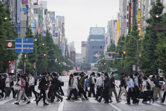 日本重新開放觀光客入境 防新變異株流入成重點