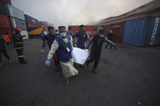 孟加拉貨櫃場大火死亡增至49人 成衣業損失巨大
