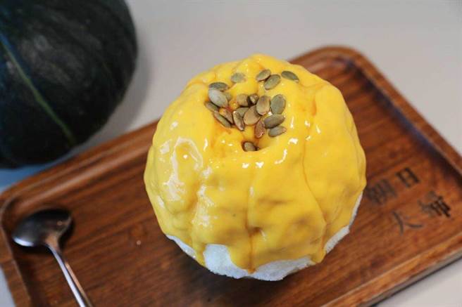 每年5至6月是新北市淡水栗子南瓜的盛产季，农业局与淡水农会媒合12间在地业者，选用当季南瓜入菜，推出披萨、甜点、饮品及无菜单料理等多种南瓜特色料理。（农业局提供）