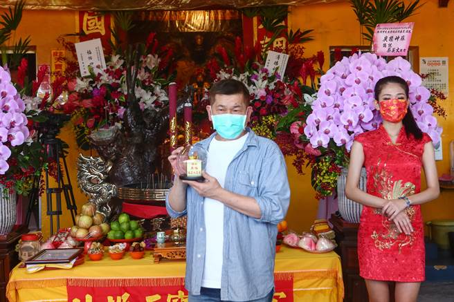 澎恰恰今自爆遭欠債10億。（鄧博仁攝）