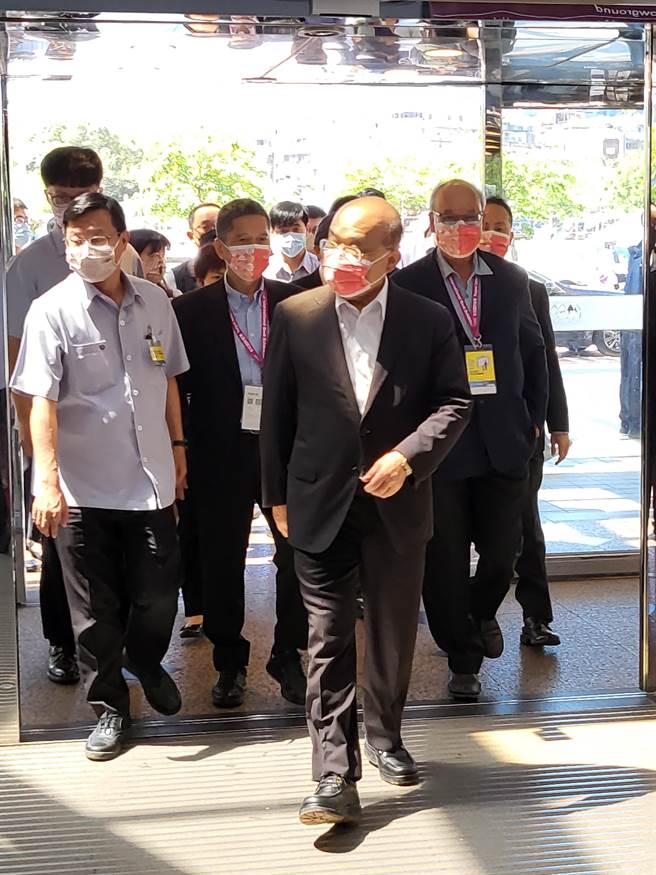 行政院長蘇貞昌今日上午參觀台北書展。（李欣恬攝）