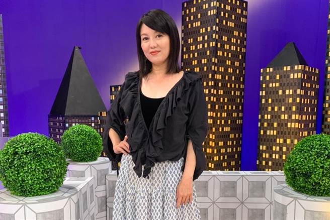 苗可丽分享国三时的纯纯初恋。（卫视中文台提供）