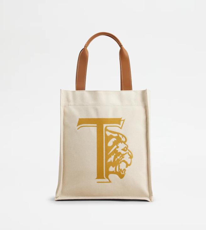 TOD’S T Lion帆布托特包，3万4000元。（TOD’S提供）