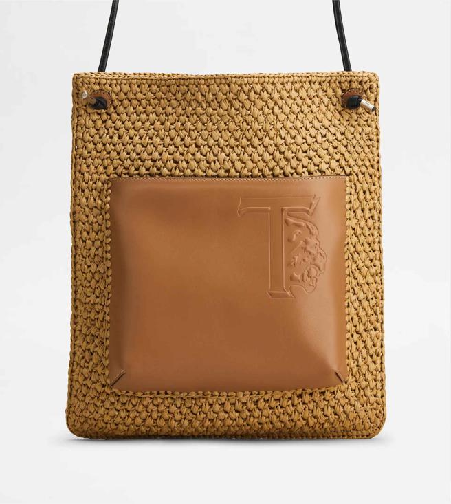 ：TOD’S T Lion勾针编织皮革斜背包，6万8800元。（TOD’S提供）