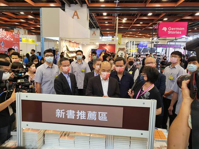 行政院长苏贞昌今（5）日参观2022台北国际书展。（李欣恬摄）