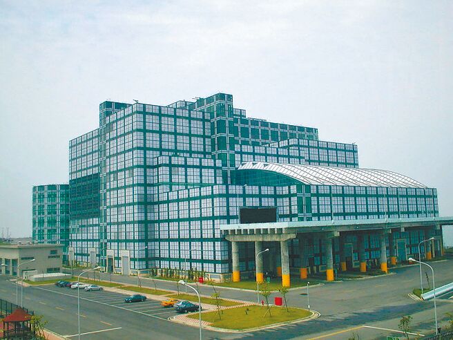 南寮民眾反应出门闻到油气味，原来是新竹市焚化厂岁修完，进行升温烘炉作业点火时产生的味道。（新竹市政府提供／王惠慧新竹传真）