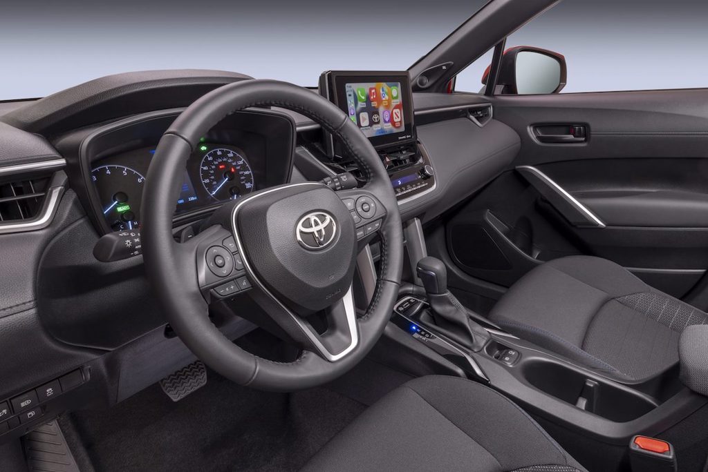 導入日規外觀、第五代 HYBRID 系統加持，Toyota Corolla Cross Hybrid 美規車型發表 (圖/CarStuff)