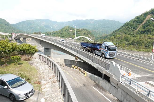 南橫才通車一月遇坍方天池至埡口路段暫停通行 生活 中時