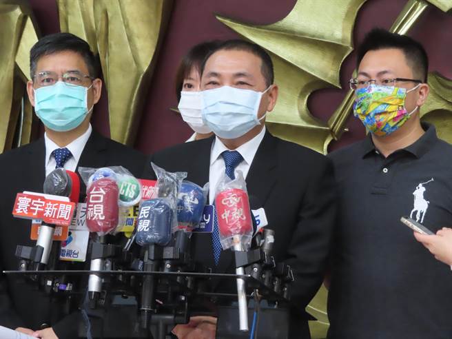 恩恩爸今赴消防局聽取音檔 侯友宜：全力還原當天來龍去脈。（葉德正攝）