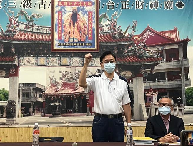 国民党桃园市长参选人张善政直呼，答应徵召就会努力向前、只看将来。（陈梦茹摄）