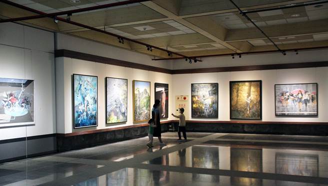 「全国百号油画大展」是全国唯一以大尺寸为资格的美术展览。(港区艺术中心提供)