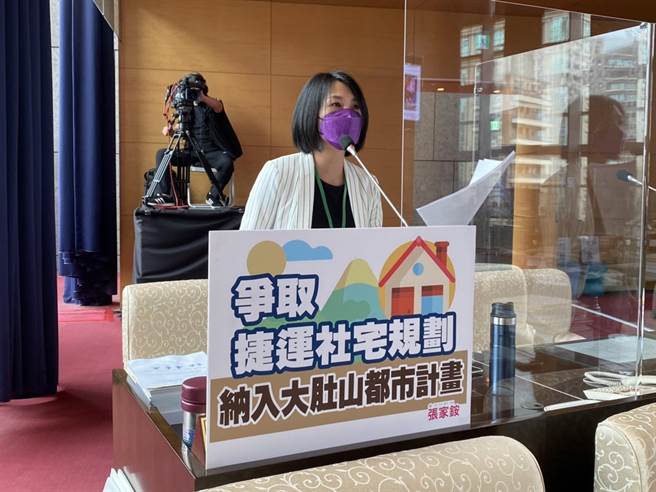 台中市议员张家铵表示，大肚山上的「新庄子蔗廍地区都市计画规画案」已启动，配合捷运蓝线，盼辟建捷运蓝线社会住宅。(张家铵提供／林欣仪台中传真)