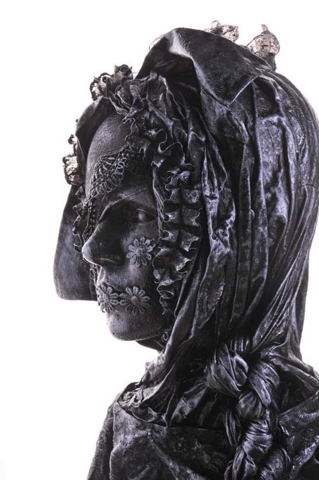 《织品新乐园》联展，二手纺织品雕塑作品作者：林星仪。(照片/玄奘大学提供)