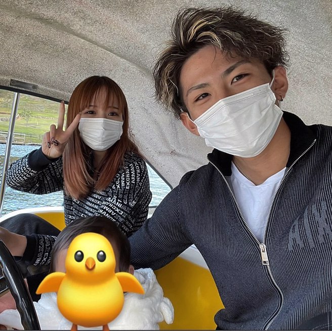 夫妻俩常带宝贝女儿出门玩耍。(图/前田俊 IG)