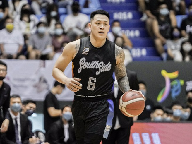 周仪翔的篮球路充满挫折与低潮，但他始终有办法谷底反弹。(钢铁人提供)