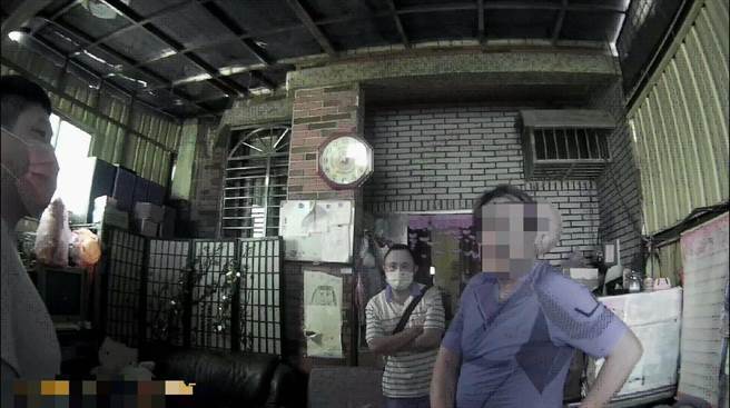 通緝犯返家探視未料家人大義滅親報警。(翻攝照片／呂筱蟬桃園傳真)