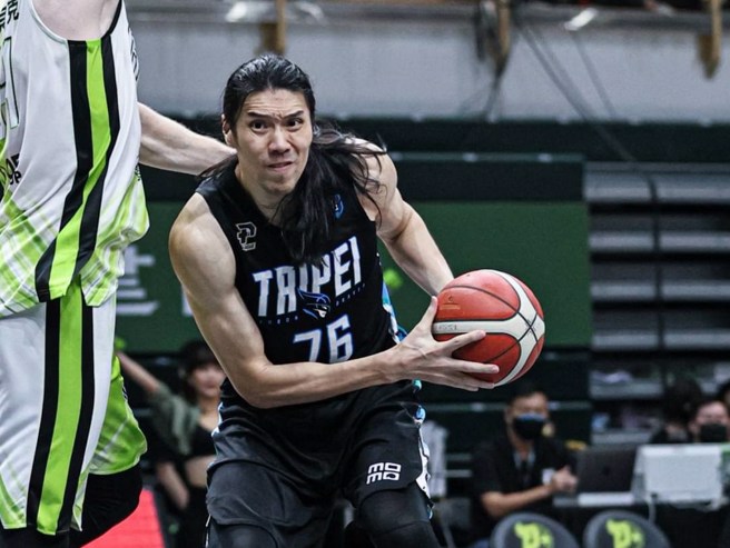 曾文鼎今天在最後關頭不只貢獻4分，更傳出3助攻。(富邦勇士提供)