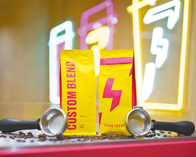 FLASH COFFEE迎年中庆，特选咖啡豆享买一送一。（FLASH COFFEE提供）