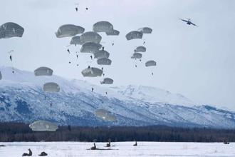 抗衡中俄北冰洋優勢 美軍在阿拉斯加重啟二戰時代空降師