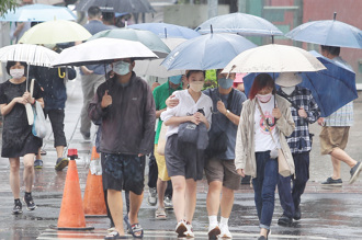 梅雨鋒面籠罩台灣 明後兩天雨勢最猛 低溫探1字頭