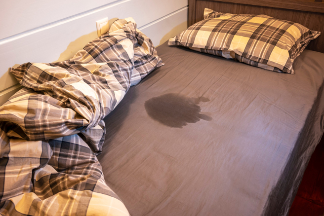 一名女网友的家中被陌生人闯入，还在她的床上喷精液。（示意图／Shutterstock）