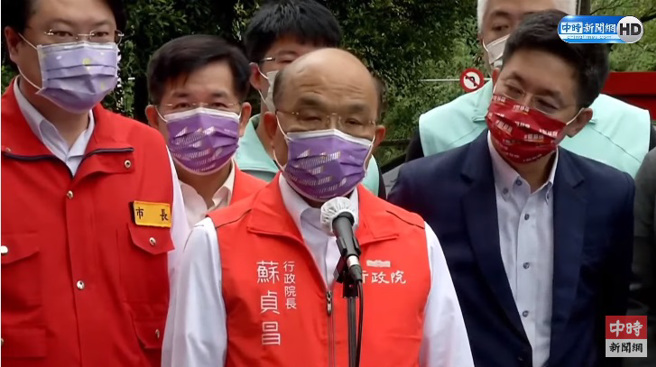 總統蔡英文6日稱「有計畫每年都調高基本工資」，行政院長蘇貞昌指出蔡英文上任後已連6年調漲基本工資，因此與選舉無關。（圖／翻攝自中時新聞網直播）