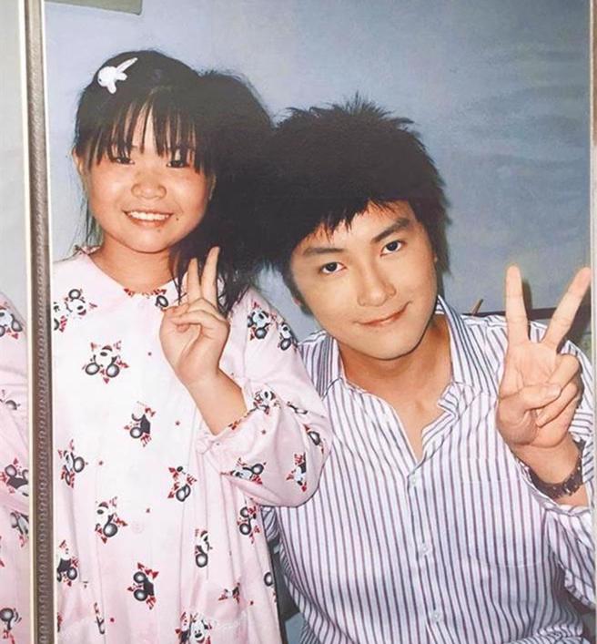 过去有客串偶像剧《恶作剧二吻》萌生了想成为护理师的梦想。(图/翻摄自中时新闻网)