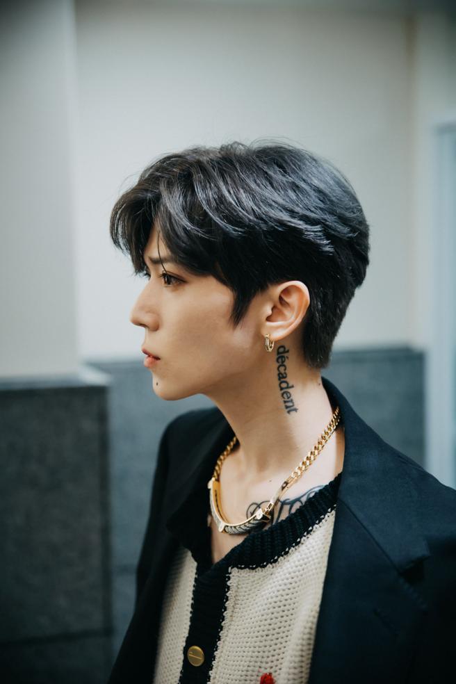 Bii毕书尽配戴FRED的Force 10 Winch系列珠宝，象徵勇敢守护与爱的力量。（FRED提供）