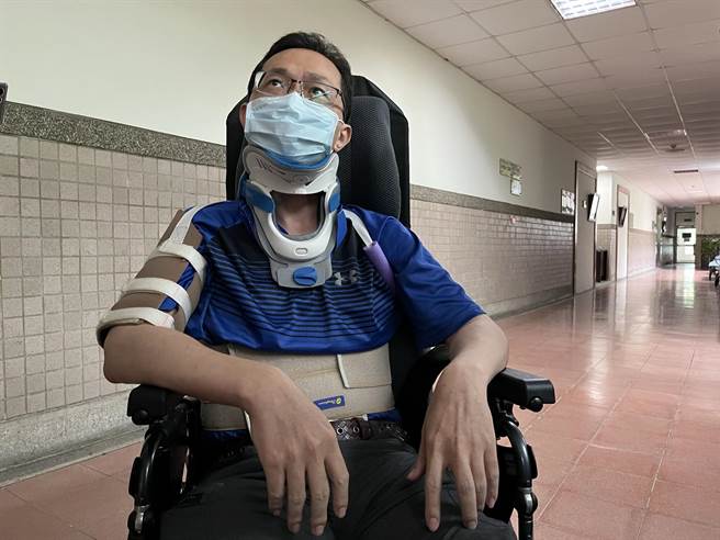 黄子洋今辩称，酒驾经过事发路口时、看到林姓男子一家窜出，重踩剎车时已为时已晚。林男听到反飙骂他说谎。不认为黄男有认罪的诚意。（袁庭尧摄）