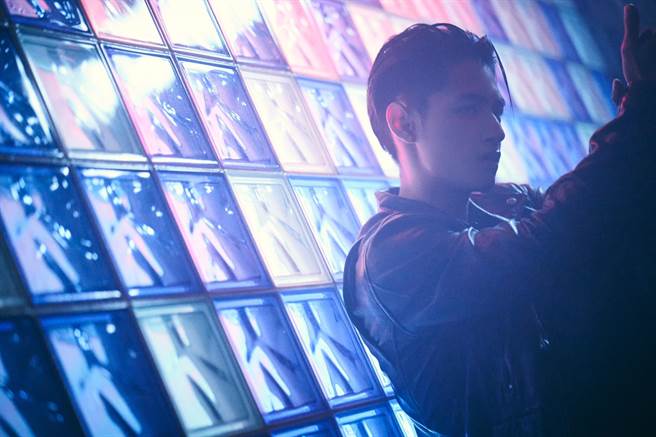 吴霏从男孩蜕变成男人，推出告白情歌〈But I〉。（环球音乐提供） 