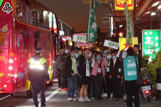 「职业灾害劳工保险及保护法」及其细则规定，政党、拟参选人或候选人为职业灾害保险的强制纳保单位。（报系资料照）