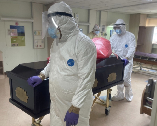 指挥中心指挥官陈时中今坦承，确诊死亡遗体24小时内火化是对的，只是没写出来，引起PTT乡民不满。（吴孟宗提供／蔡雯如新北传真）