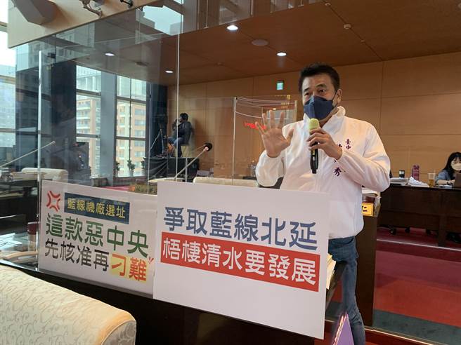 台中市议员陈廷秀建议市府邀集台中的民代，共同成立「跨党派捷运推动小组」。(林欣仪摄)