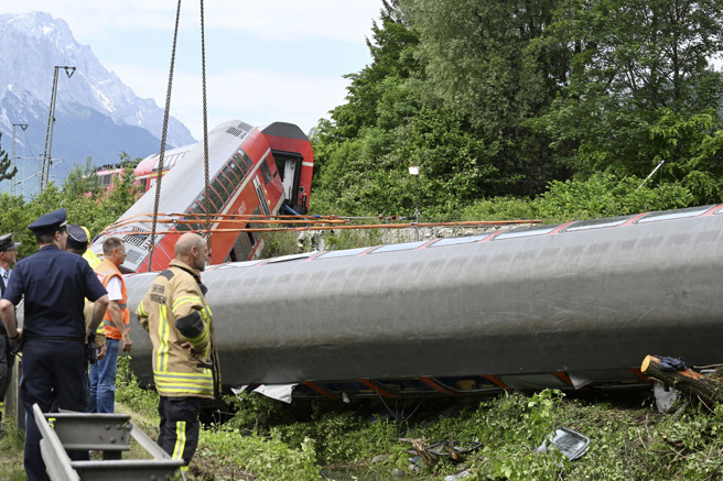 出轨意外警方初步推测是技术故障所致。 (图/美联社)  