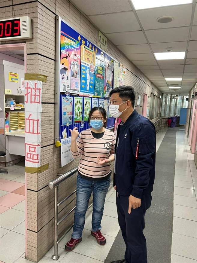 金瑞龙呼吁补足儿童重症专责医师人力。（金瑞龙办公室提供）