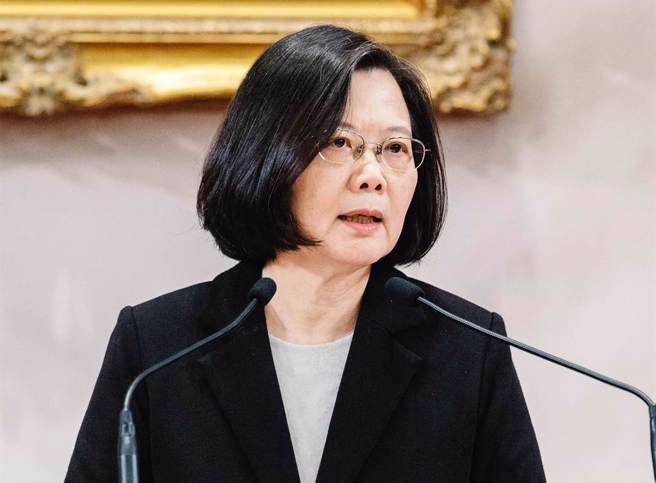 台灣民意基金會董事長游盈隆表示，整體來看，蔡英文聲望持續走低，最直接的衝擊就是，執政黨在2022九合一地方選舉中少了強大的防護罩。（圖／本報資料照）