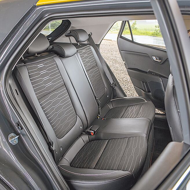 后座椅採取60/40分离可折式设计。（陈大任摄）